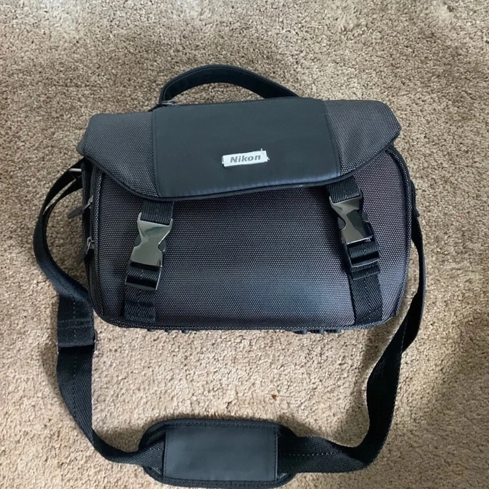 Nikon D3100 full set with 3 lens (50mm, 18-55mm, 55-200mm)